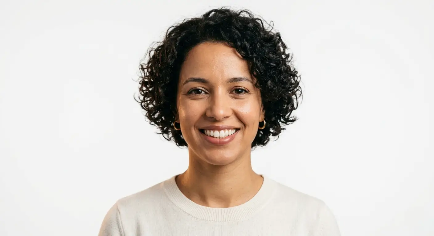 Patiente souriante au Centre dentaire BELVEDERE Dr ALAMI Hajar, Casablanca